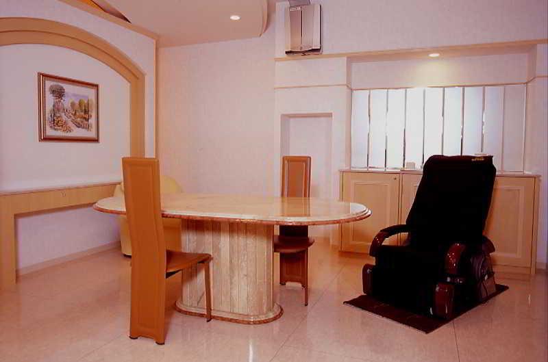 אוסקה Hotel Fine Garden Juso (Adults Only) מראה חיצוני תמונה