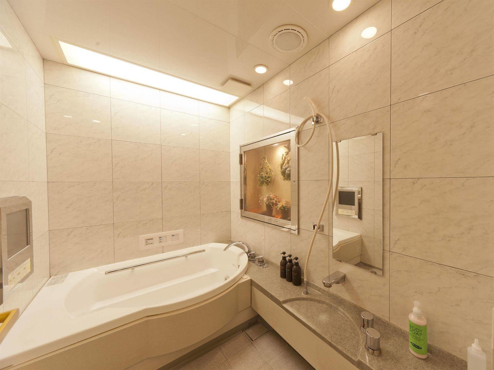 אוסקה Hotel Fine Garden Juso (Adults Only) מראה חיצוני תמונה